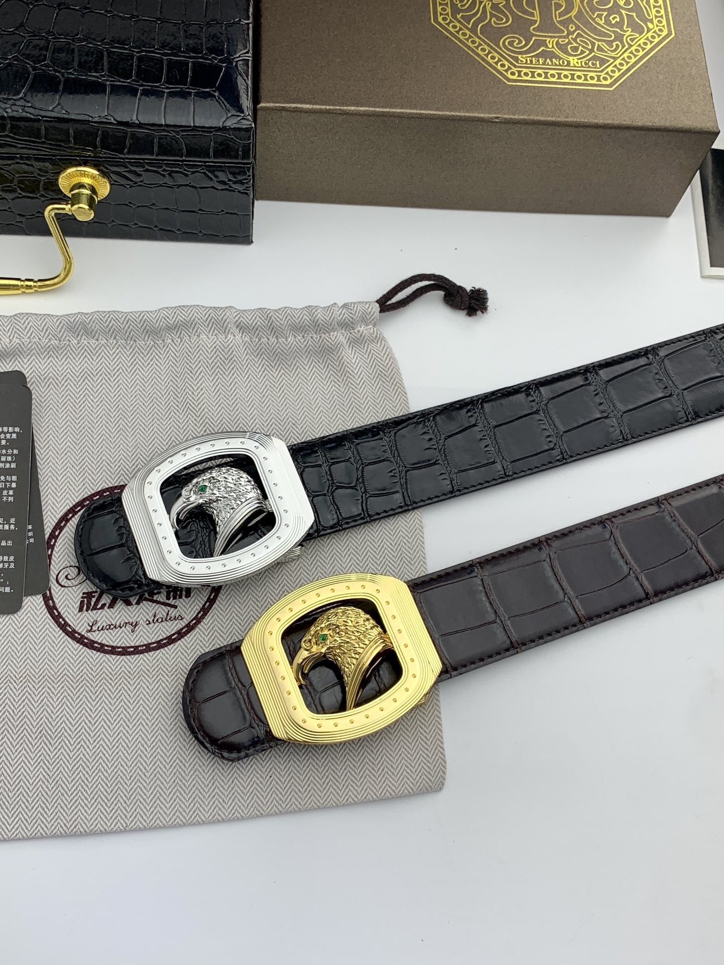 【史蒂芬】原版鰐魚紋牛皮腰帶，搭配新款不鏽鋼鷹頭扣，寬度3.8cm，雙面可用，長度不可調節，尺碼（85-110）具有獨特吸引力！