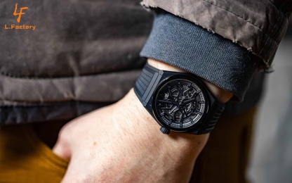 佩戴效果圖  LF真力時DEFY系列全新升級版，殼身 頭粒 機芯 表扣等均做了升級調整。一款根據路虎標誌性花輪轂設計而成的高顏值鏤空腕表。

原裝1:1開模鑄造，極致還原表殼的每一處細節打磨倒角，盡顯原裝菱角分明、堅毅果敢的陽剛氣質。完美的41mm表經，適配大眾男性手寸，正裝休閒兩不誤。根據汽車輪轂設計而成的五角星錶盤，未來概念感十足。同步官網新款1:1五角星折疊扣，搭載定製版Cal.670sk全自動機械機芯，鏤空日曆的大小與位置、機芯夾板、齒輪、五角星陀皆按原版機芯數據1:1拆解鍛造而成。

LF臻品