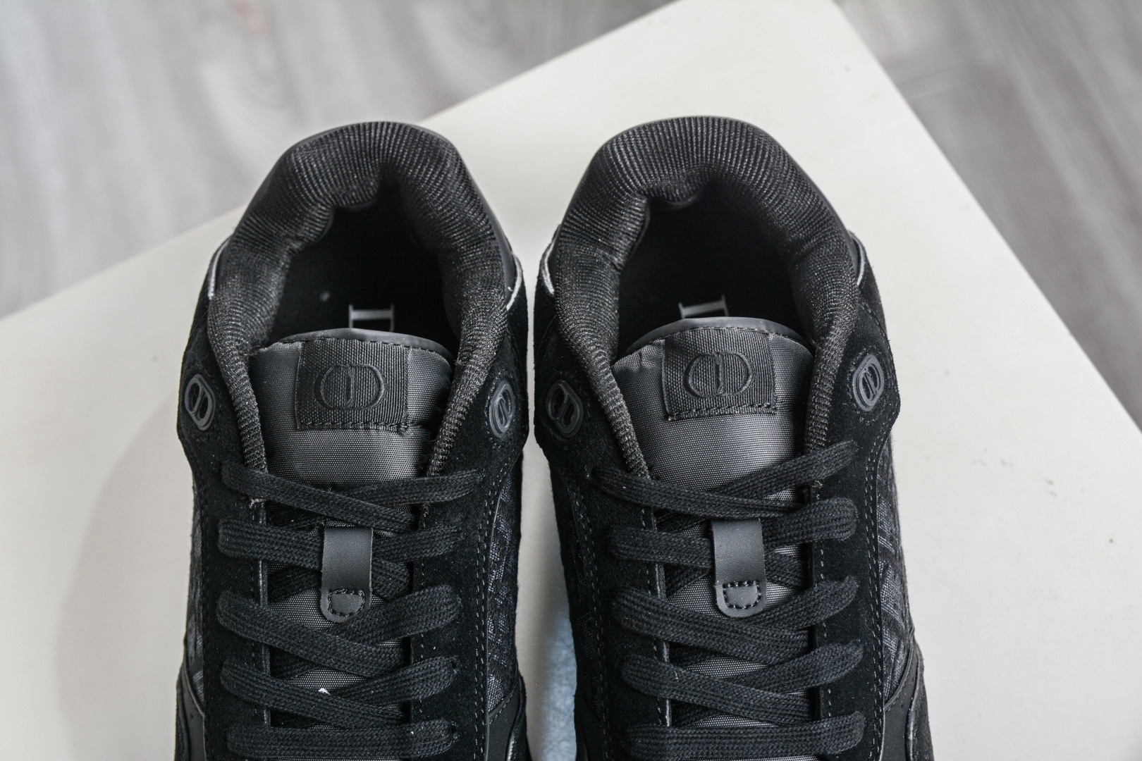 迪奧/Dior B27 Oblique Galaxy Low Top Sneakers B27系列低幫復古真皮百搭運動休閒板鞋 
貨號：3SN272ZIR16536
尺碼：38 39 40 41 42 43 44 45 46