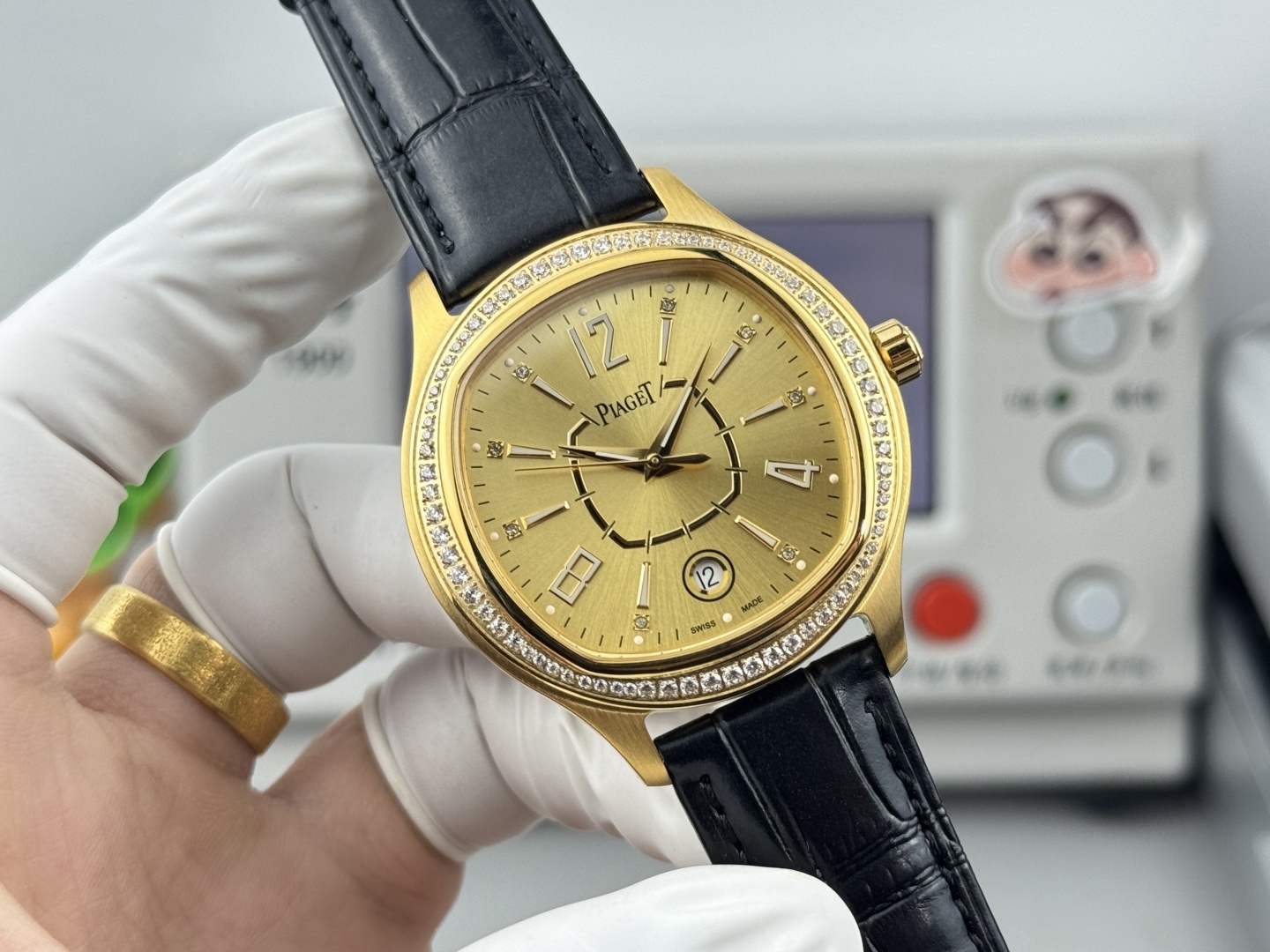 熱賣款🔥🔥🔥！方形殼—在推出新面孔—更別緻—更有型—經典
品牌：伯爵(方正卓絕 精緻之作）爆賣款🎉🎉🎉
類型：精緻款男士腕表（卓越）有轉必賣
錶帶：真牛皮&316L錶帶（舒適）大氣磅礡
機芯：超頂級機械2824機芯（穩定）
材料：礦物質超強鏡面（耐磨）
大氣風範 無限渴望 特別創意 載譽上市
尺寸：直徑42mm厚10mm榮譽
新款上市！歡迎轉載！