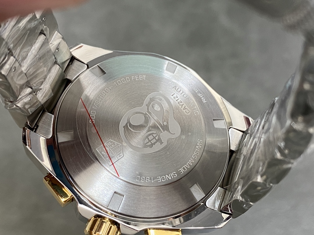 小貴，新款高顏值已上線！Original Tagheuer 泰格豪雅競潛系列計時機械表，搭載原裝Original ETA7750機械機芯，316精鋼表殼，可旋轉陶質圈口 精細拉絲錶帶，深度防水，完美詮釋男人品味。~43mm表徑，藍寶石玻璃帶放大鏡，輕鬆讀取日期！全新全套包裝出。高品質，認准TY出品！非通貨可比。