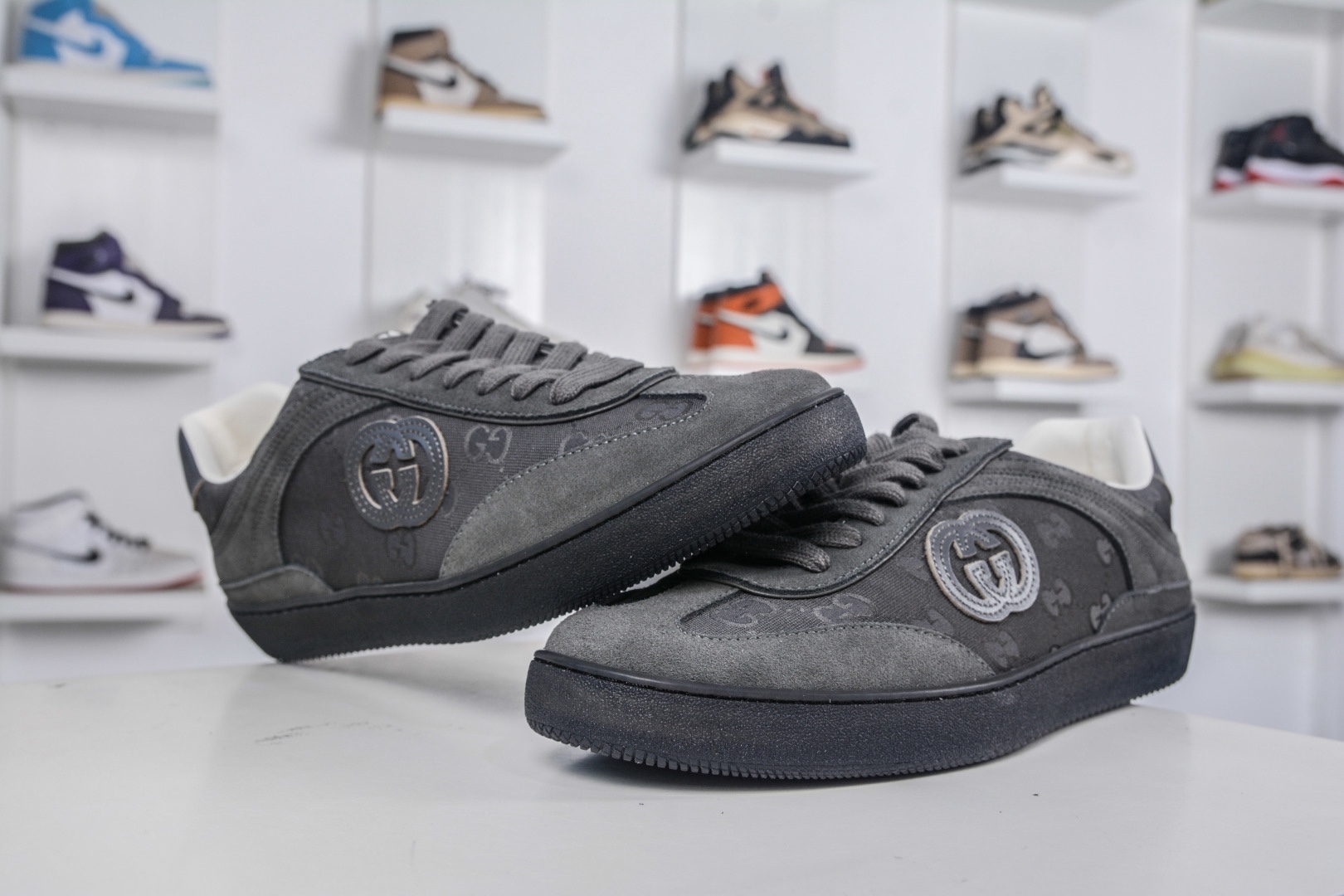 Gucci 古馳G75 圓頭系帶運動鞋
尺碼：39 40 41 42 43 44 45 46