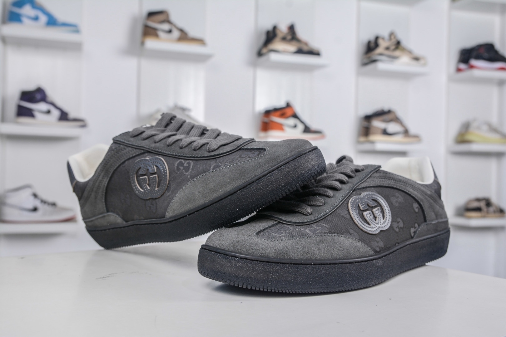 Gucci 古馳G75 圓頭系帶運動鞋
尺碼：39 40 41 42 43 44 45 46