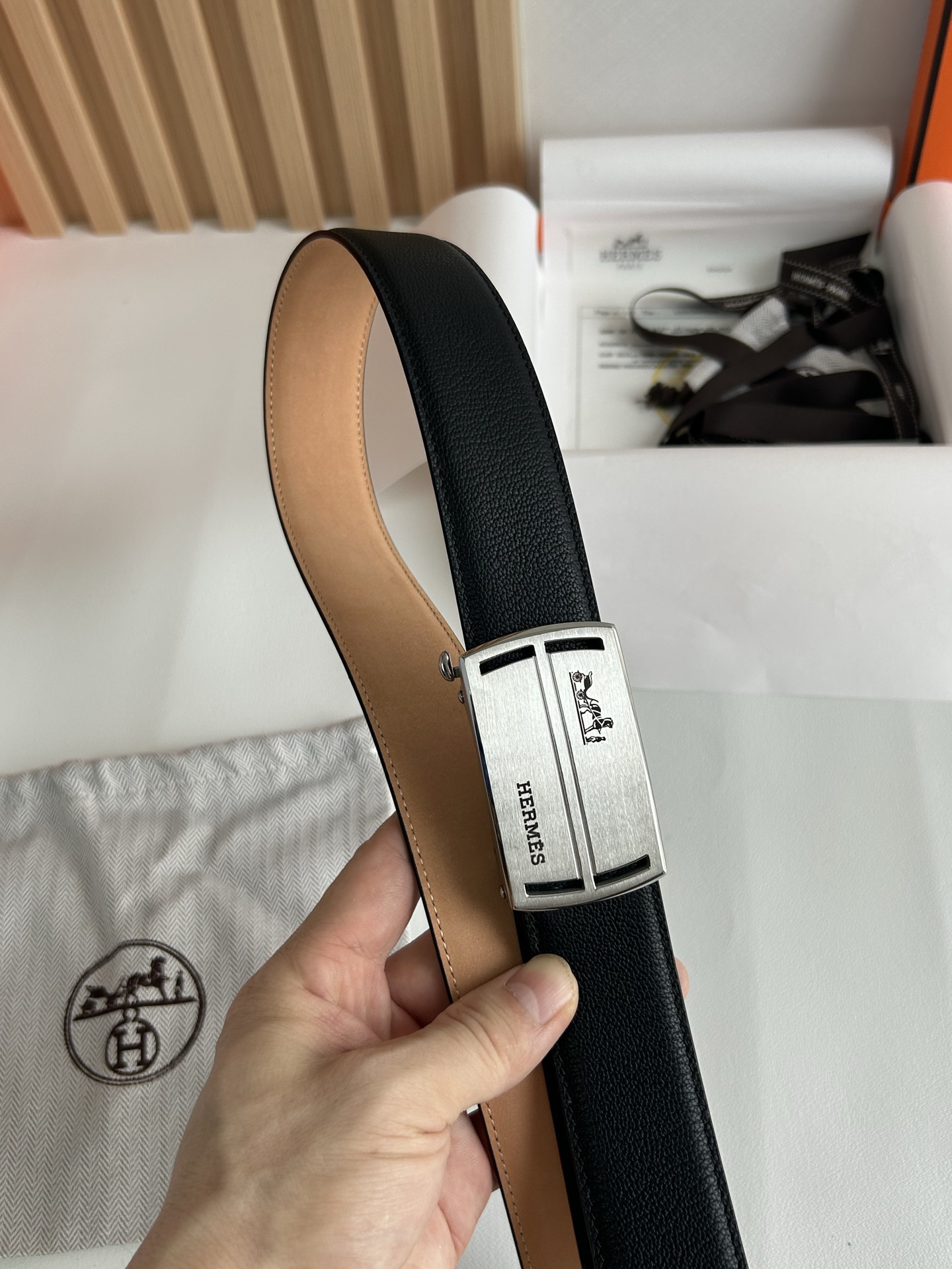 【H家】 新款紋路小牛皮腰帶，寬度3.5cm，搭配新款不鏽鋼自動扣，手感極佳、可以任意裁剪、永恆而經典！轉圖必大賣