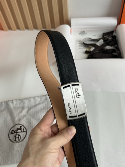 【H家】 新款紋路小牛皮腰帶，寬度3.5cm，搭配新款不鏽鋼自動扣，手感極佳、可以任意裁剪、永恆而經典！轉圖必大賣