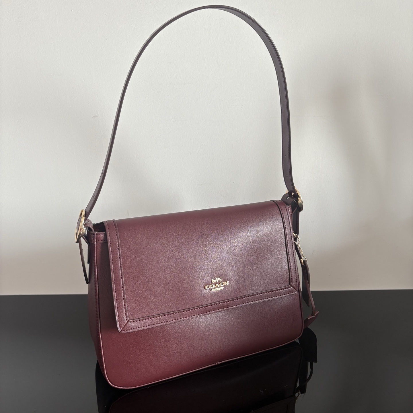 
[新品]COACH/蔻馳奧萊女士ETTA 29號翻蓋單肩包腋下包 CCE57 29*21*12