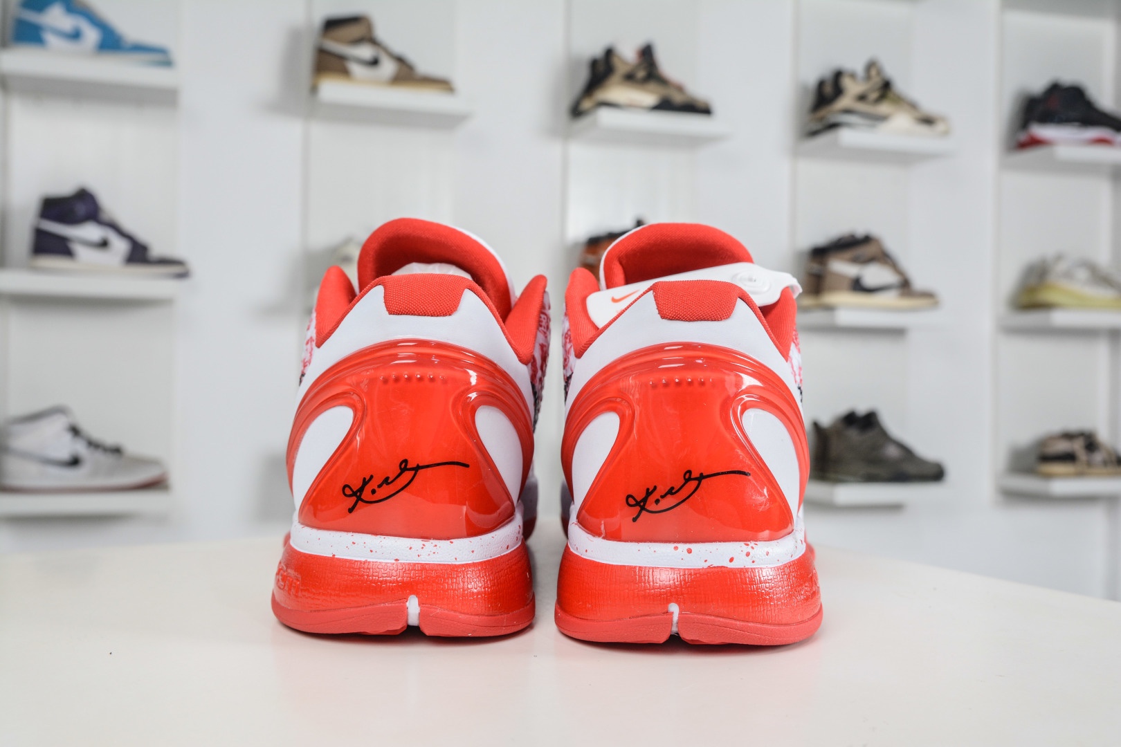 Nike Zoom Kobe VI 馬年限定 CNY新年款 耐克 科比6代系列 低幫復刻實戰運動低幫文化籃球鞋 
貨號:CW2190 040
尺碼：38 38.5 39 40 40.5 41 42 42.5 43 44 45 46