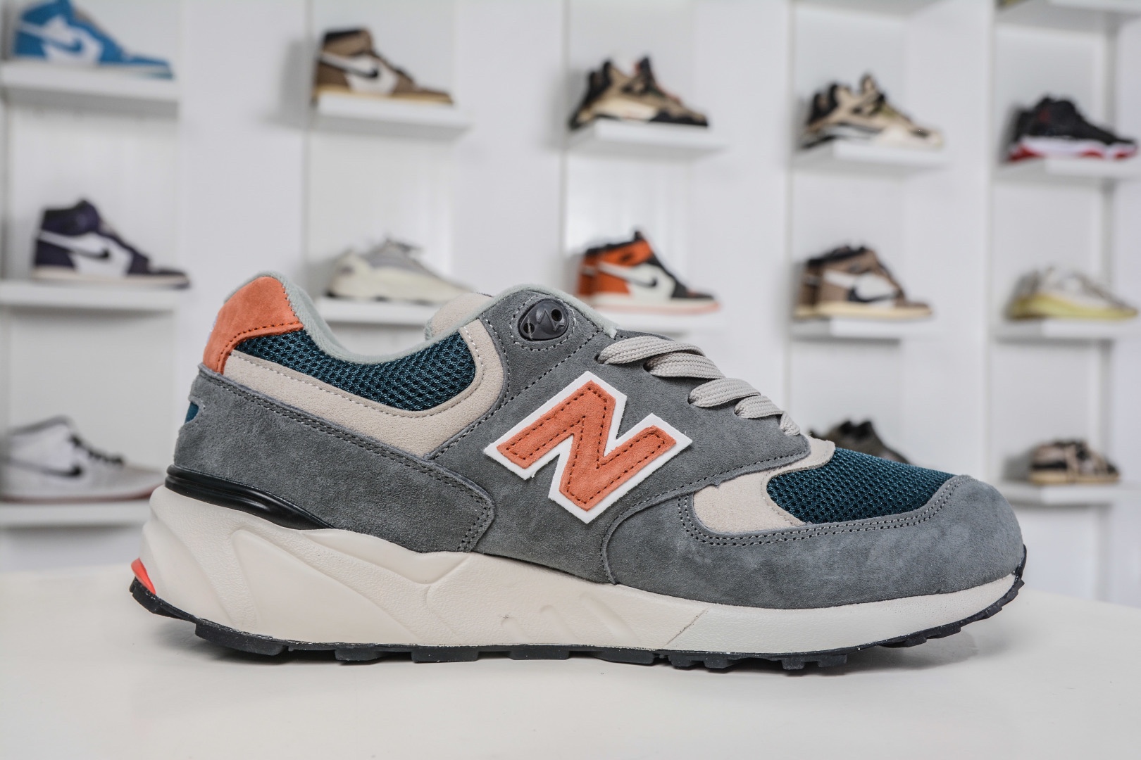 New Balance NB999系列 
貨號：ML999AD
Size：39.5 40 40.5 41.5 42 42.5 43 44