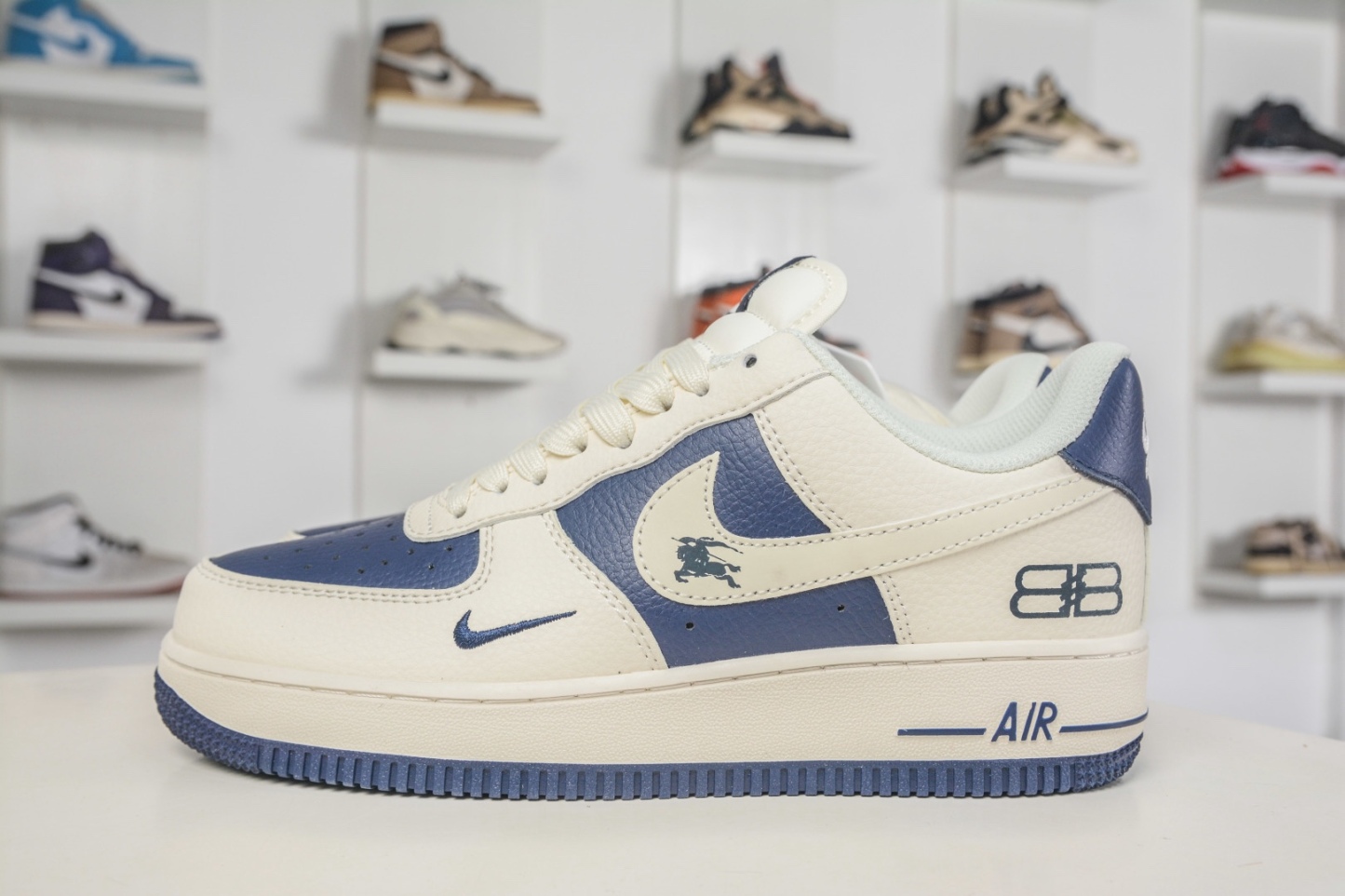 Nike Air Force 1 Low 07 x Balenciaga 巴黎世家聯名-米白藏藍  
貨號：DN1688 817
Size：36 36.5 37.5 38 38.5 39 40 40.5 41 42 42.5 43 44 44.5 45