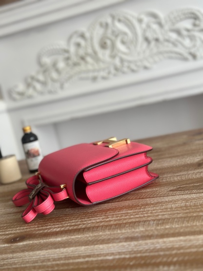 康康  空姐包  
constance  19cm  
epsom掌紋小牛皮  半收工  蠟線縫製