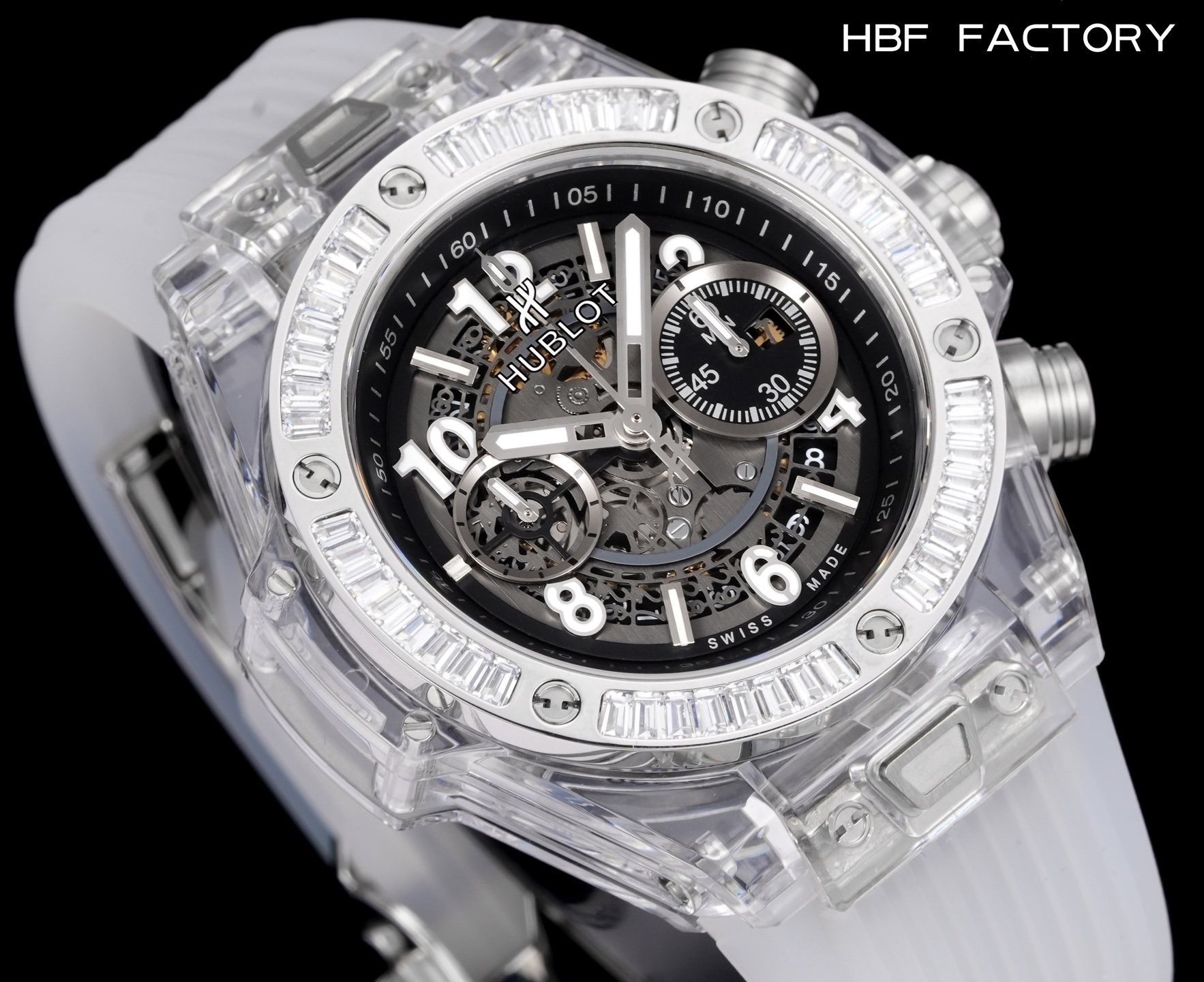 HBF  FACTORY 恆寶HUBLOT 宇舶表年度最佳復刻作品——宇舶BIG BANG系列411.JX.4802.RT“全透明腕表”
【精彩細節】1.還原正品錶盤後龍飛鳳舞的鏤空佈局，2.採用與原裝同樣的丙烯酸有機玻璃極致克隆——完成不可能完成的任務。該材質不僅硬度高，且具有抗鑫腐蝕，耐磨損等卓越物理特性。
【機芯功能】腕表直徑45mm。採用增強版計時7750機芯改原裝HUB.1242型芯，實現所有功能吻合正裝。
【精益求精】全力以赴，層層把關，在保證完美“透視感官”的同時，竭心盡力還原正品