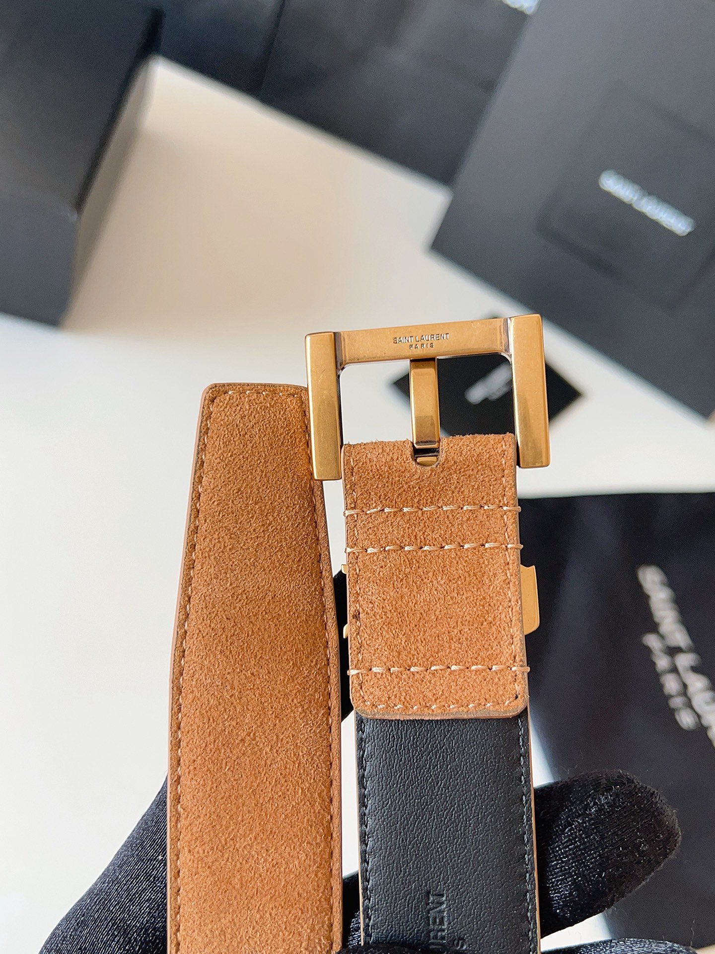 
ysl聖羅蘭2026女士新款腰帶，冬季爆款絨面原版皮，方形搭扣配以ysl標識腰帶環，女士冬季必備款，寬度3.0cm