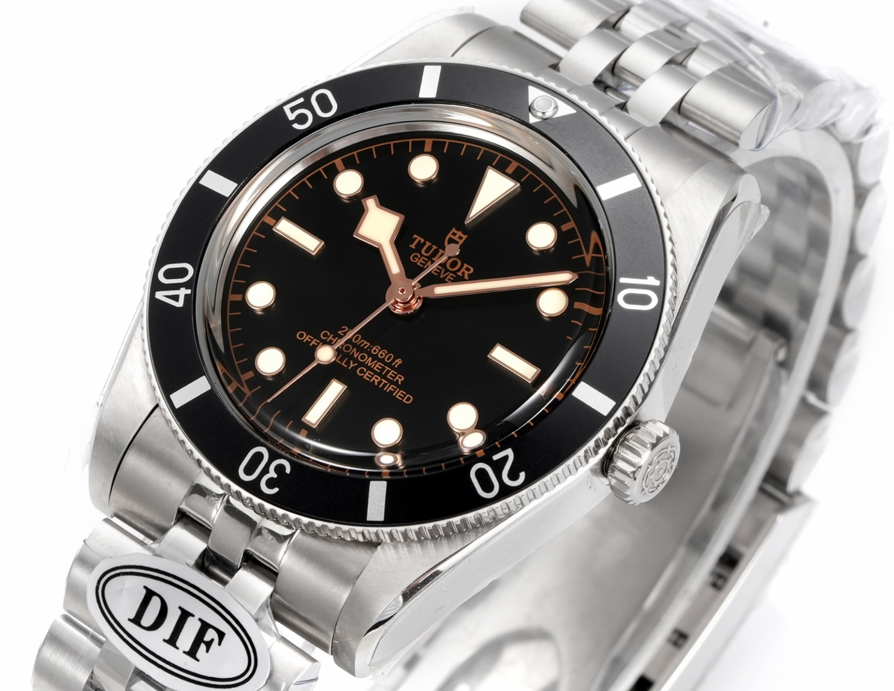 DIF 最強副本 
DIF隆重推出帝舵碧灣54型M79000N腕表，
37mm表殼貼合手腕，佩戴舒適，啞光錶盤簡約大氣，質感細膩，無日曆設計化繁為簡，回歸純粹讀時體驗，以純粹精神和現代表達方式，向1954年問世的品牌首款潛水表-7922型獻上最真誠的敬意！
DIF匠工精神 整表配備導角精磨不拉手 注重細節 質感無敵 搭載丹東定制一檔機芯 日誤差僅3-5秒幾乎0反修 超穩定！
錶帶均為CNC通體成型拉絲工藝錶帶 非小廠組裝片！配備帝舵表“T-fit”表扣 可滑軌微調
超強瑞士夜光刻度 盤面字體油壓立体