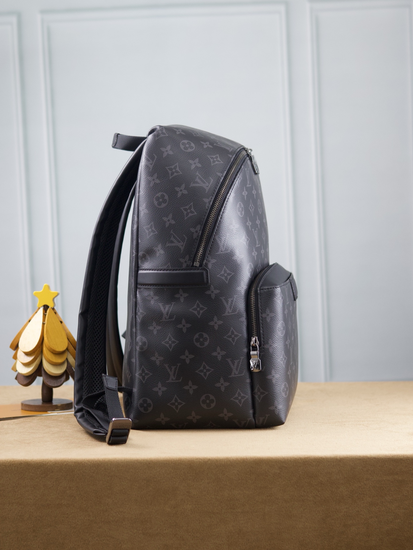 【163C01芯片版】
DISCOVERY 雙肩包
型號：M43186
材料：進口原廠面料 原廠皮
尺寸：30x40x20cm