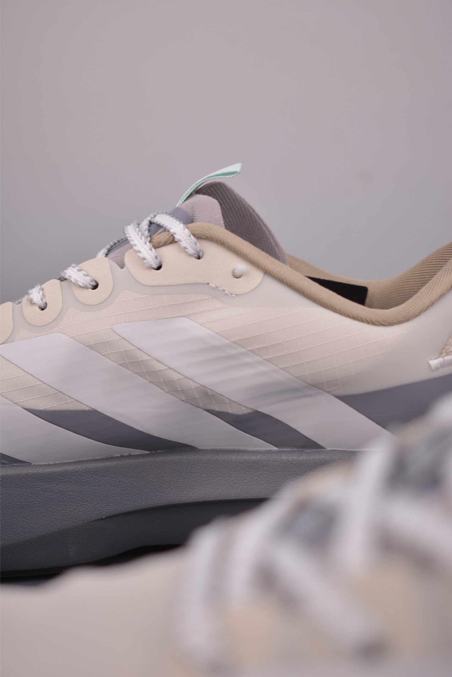 Adidas Adizero Evo SL ATR M
阿迪超輕透氣緩震跑鞋 
官方貨號: KK03092332
尺碼：36 36.5 37 38 38.5 39 40 40.5 41 42 42.5 43 44 44.5 45 46
