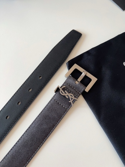 
ysl聖羅蘭2026女士新款腰帶，冬季爆款絨面原版皮，方形搭扣配以ysl標識腰帶環，女士冬季必備款，寬度3.0cm