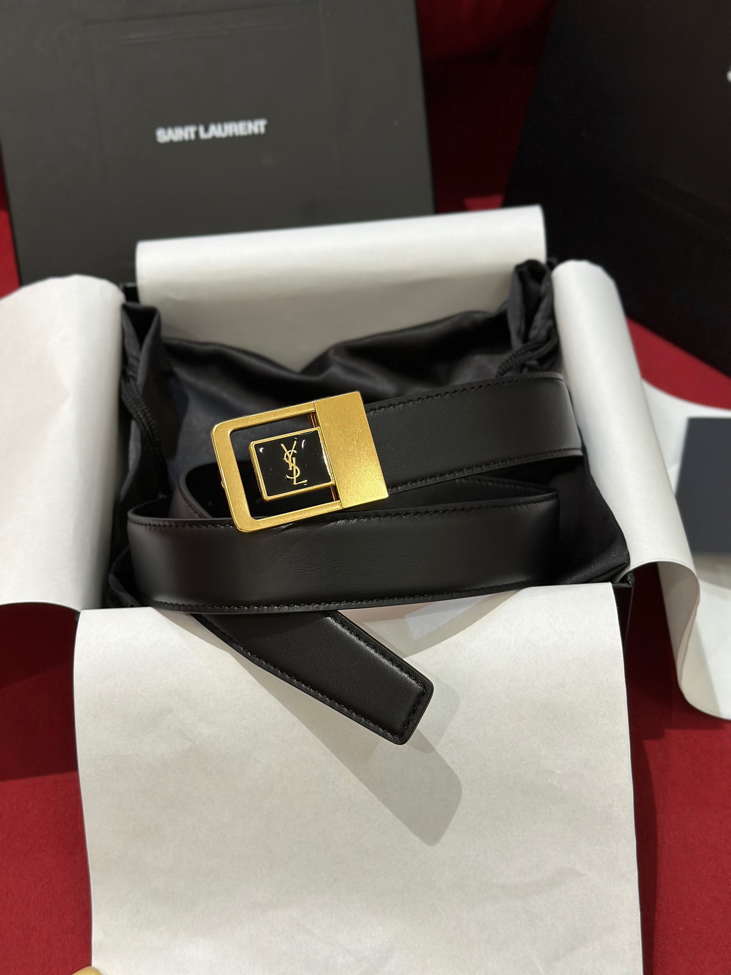 新款YSL，女士腰帶，採用意大利雙面頂級牛皮材質，搭配頂級黃銅扣。寬3.0cm