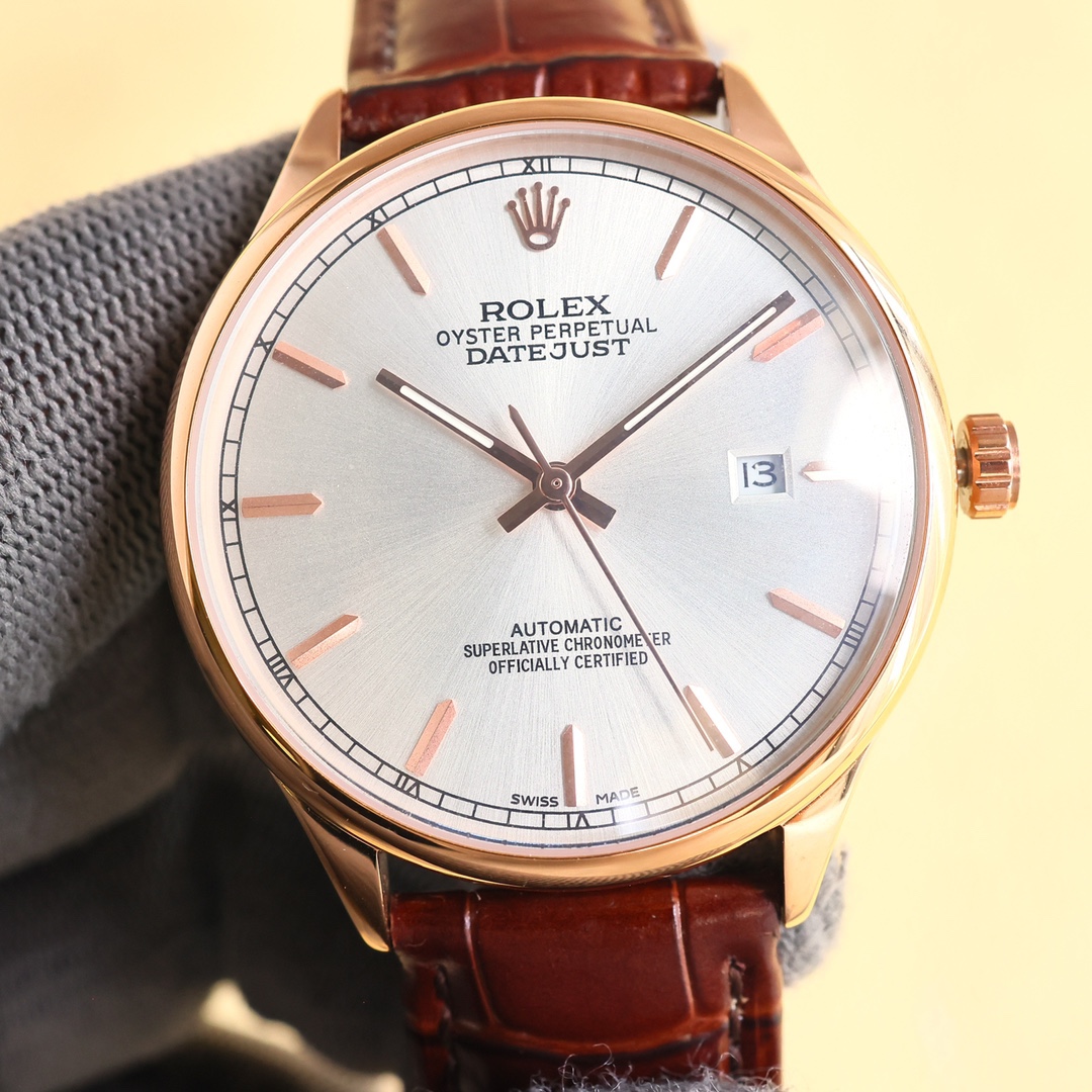 
最新爆款主推☄️☄️ 勞力士【ROLEX】男士腕表 採用獨特的錶盤設計 搭配而來的是更高檔奢華的勞力士🪐， 初識勞力士必憧憬有朝一日能擁有它，戴上勞力士必順風順水必發達，你值得擁有，歡迎評鑒！！
機芯：搭配全新進口8215西鐵城（零返修） 尺寸：40🥇 鏡面：藍寶石玻璃永不刮花 材質：316L精鋼表殼 動力：儲存48小時 防水深度：100米🥈 🥉意大利小牛皮帶，原裝針扣！