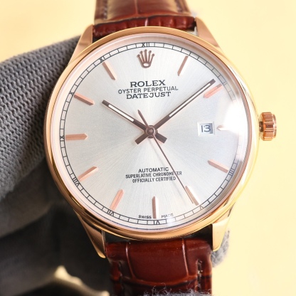 
最新爆款主推☄️☄️ 勞力士【ROLEX】男士腕表 採用獨特的錶盤設計 搭配而來的是更高檔奢華的勞力士🪐， 初識勞力士必憧憬有朝一日能擁有它，戴上勞力士必順風順水必發達，你值得擁有，歡迎評鑒！！
機芯：搭配全新進口8215西鐵城（零返修） 尺寸：40🥇 鏡面：藍寶石玻璃永不刮花 材質：316L精鋼表殼 動力：儲存48小時 防水深度：100米🥈 🥉意大利小牛皮帶，原裝針扣！