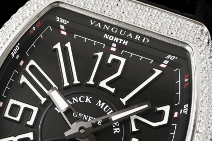 RMS最新款 頂級復刻 法蘭克穆勒V45 Vanguard陀飛輪系列 歷時多年研發機芯 
1 1:1 超級復刻原裝複雜法穆蘭陀飛輪機芯 細節完美到位 打造正品機芯獨具的雙發條盒 超薄工藝 
2超長72小時動力儲存 告別每天手動上鏈 高端玩家的定制款 把頭上鏈30個半圈 發條盒為滿 不需要過度上鏈 
3 千錘百鍊 316L精鋼表殼 超薄表殼 與原裝一致厚度 彎曲弧度 更加貼合手腕 佩戴舒適 
4 純正進口意大利小牛皮 貼合手感品質一流的進口氟橡膠錶帶 與正版全完通用互換
5瑞士工程師 原版機芯拆解