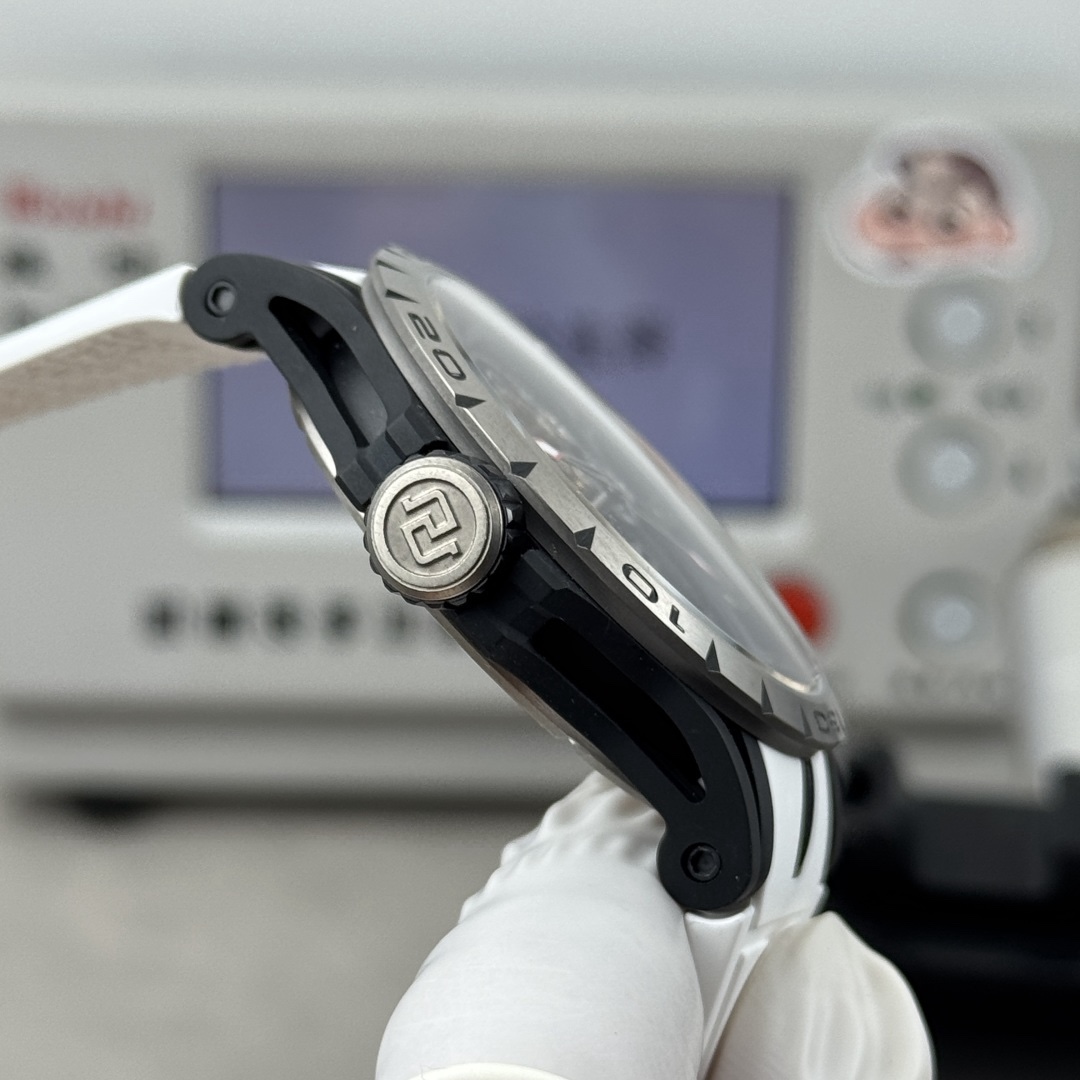 NEW-羅傑杜彼鈦金屬陀飛輪！型號RDDBEX0549腕表/直徑45mm/厚度13.5毫米 /全鏤空海鷗定制RD505S手動上鏈機芯，鈦合金表殼與原裝同步/儲能動力長達50小時。