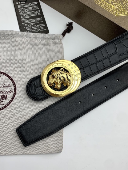 【史蒂芬】專櫃鰐魚紋黑色牛皮腰帶，元夾層系列，搭配新款不鏽鋼虎頭扣，寬度3.8cm，長度不可調節，尺碼（85-110）具有獨特吸引力！