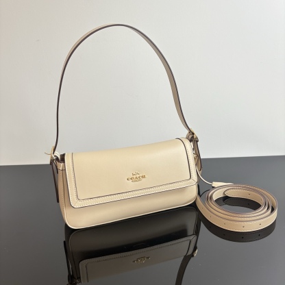 
【新品】COACH/蔻馳奧萊女士ETTA25號翻蓋單肩包腋下包高級通勤 CCV63尺寸25*13.5*6