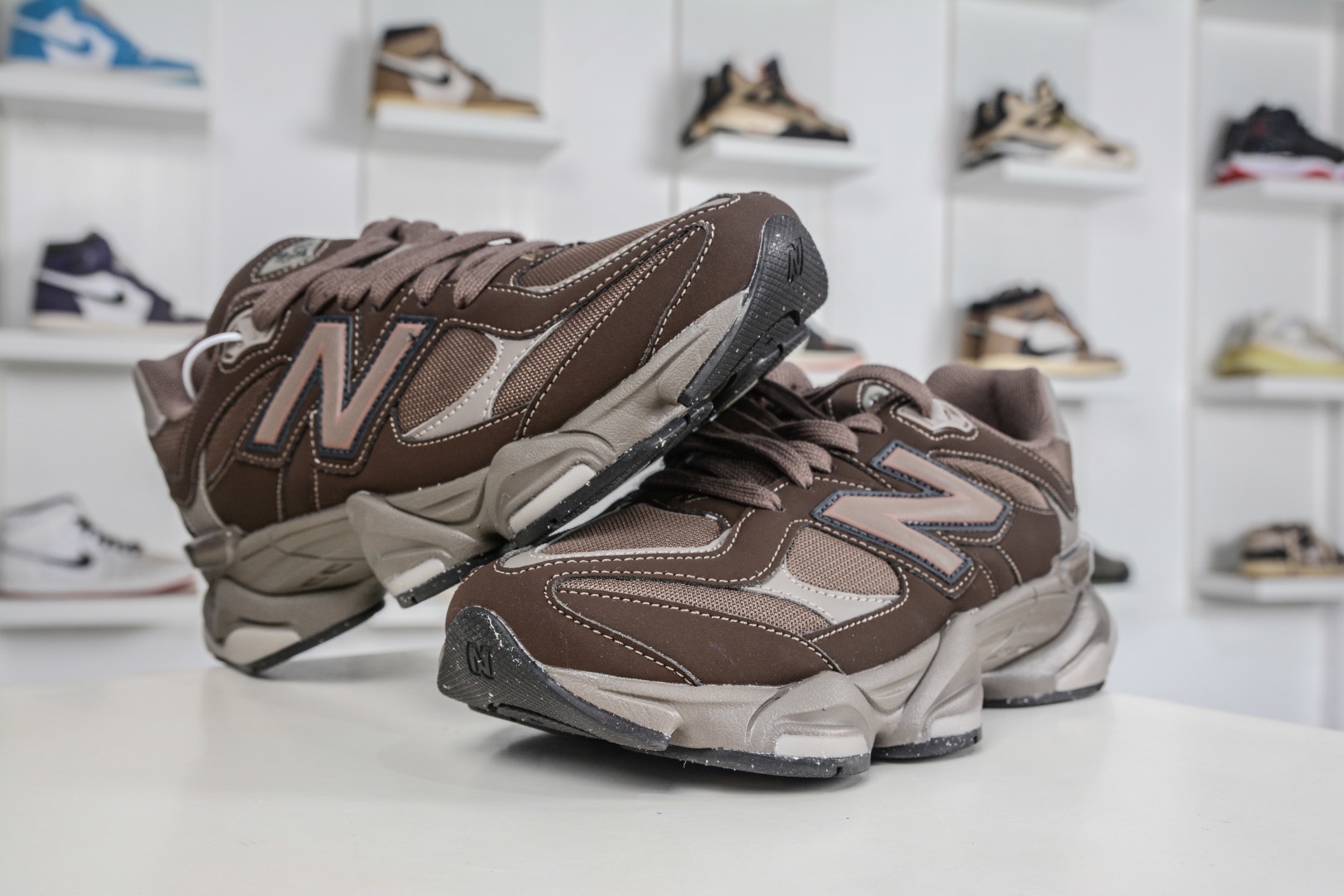 新百倫New Balance NB9060 巧克力棕 U9060493 全
Size：36 37 37.5 38 38.5 39 40 40.5 41 42 42.5 43 44 45 45.5 46.5