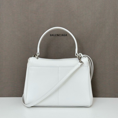 巴黎世家𝗕𝗮𝗹𝗲𝗻𝗰𝗶𝗮𝗴𝗮 🖤🖤出貨了！
款號：795456
尺寸：22.8×9.9×8.3cm