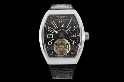 RMS最新款 頂級復刻 法蘭克穆勒V45 Vanguard陀飛輪系列 歷時多年研發機芯 
1 1:1 超級復刻原裝複雜法穆蘭陀飛輪機芯 細節完美到位 打造正品機芯獨具的雙發條盒 超薄工藝 
2超長72小時動力儲存 告別每天手動上鏈 高端玩家的定制款 把頭上鏈30個半圈 發條盒為滿 不需要過度上鏈 
3 千錘百鍊 316L精鋼表殼 超薄表殼 與原裝一致厚度 彎曲弧度 更加貼合手腕 佩戴舒適 
4 純正進口意大利小牛皮 貼合手感品質一流的進口氟橡膠錶帶 與正版全完通用互換
5瑞士工程師 原版機芯拆解 一比一甲