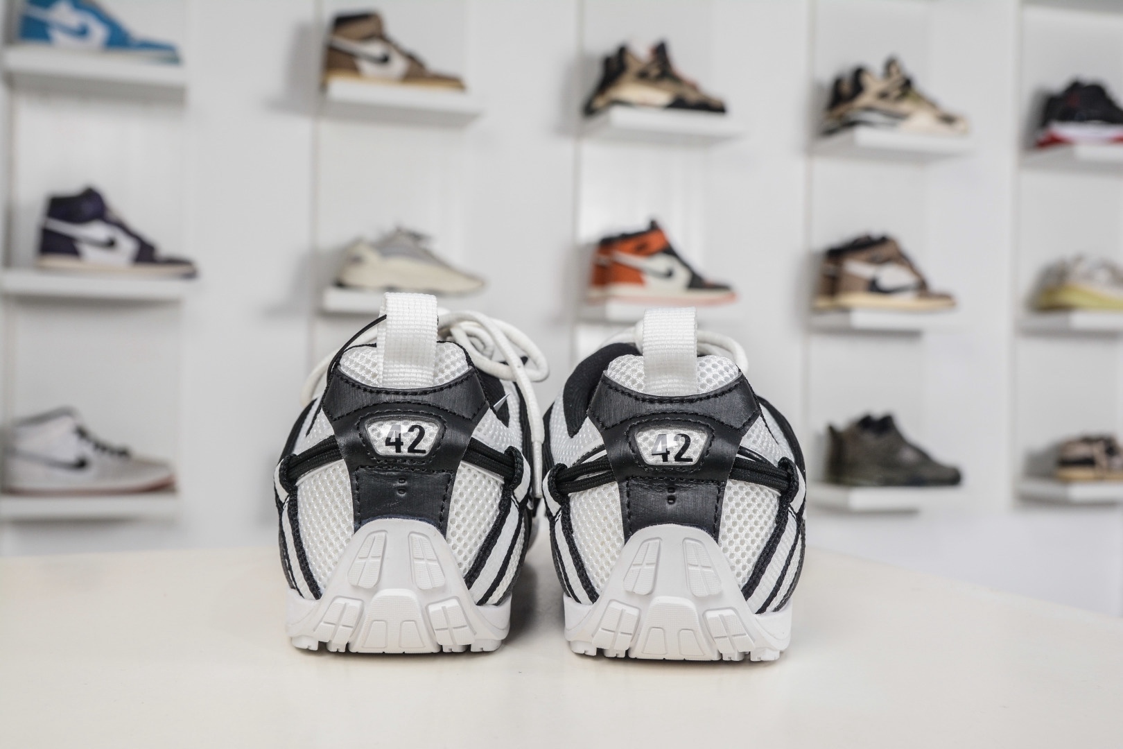Balenciaga巴黎世家 25代 Radar 圓頭系帶 做舊效果 巴黎新款 
貨號：865703 WSTE0 9010
尺碼：35 36 37 38 39 40 41 42 43 44 45