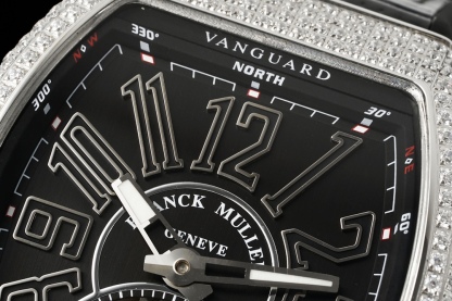 RMS最新款 頂級復刻 法蘭克穆勒V45 Vanguard陀飛輪系列 歷時多年研發機芯 
1 1:1 超級復刻原裝複雜法穆蘭陀飛輪機芯 細節完美到位 打造正品機芯獨具的雙發條盒 超薄工藝 
2超長72小時動力儲存 告別每天手動上鏈 高端玩家的定制款 把頭上鏈30個半圈 發條盒為滿 不需要過度上鏈 
3 千錘百鍊 316L精鋼表殼 超薄表殼 與原裝一致厚度 彎曲弧度 更加貼合手腕 佩戴舒適 
4 純正進口意大利小牛皮 貼合手感品質一流的進口氟橡膠錶帶 與正版全完通用互換
5瑞士工程師 原版機芯拆解