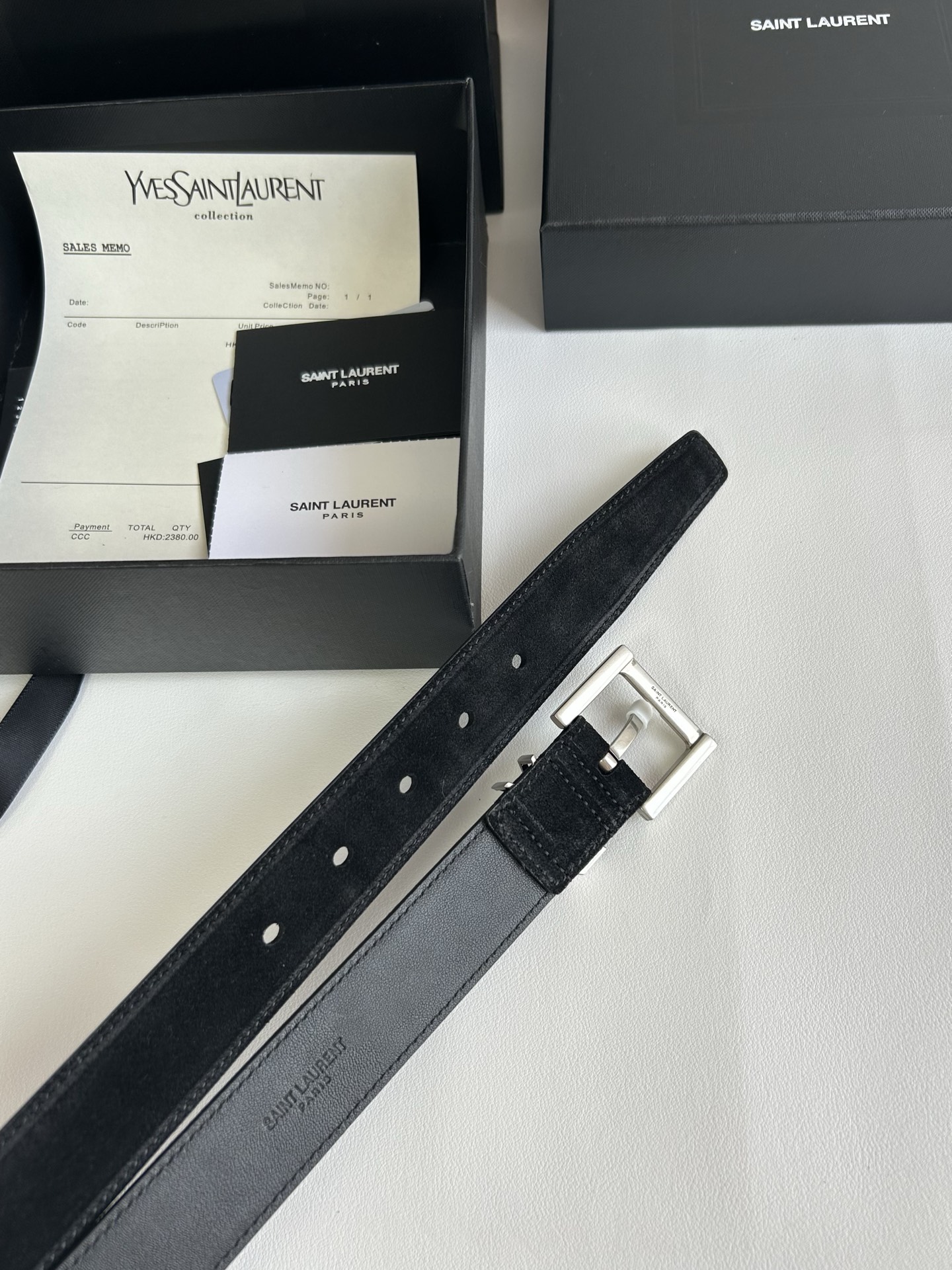 聖羅蘭 女士腰帶，進口小牛皮 配以CASSANDRE 標識腰帶環。古銅色金銀五金可選。精緻優雅的設計，寬度3.0cm