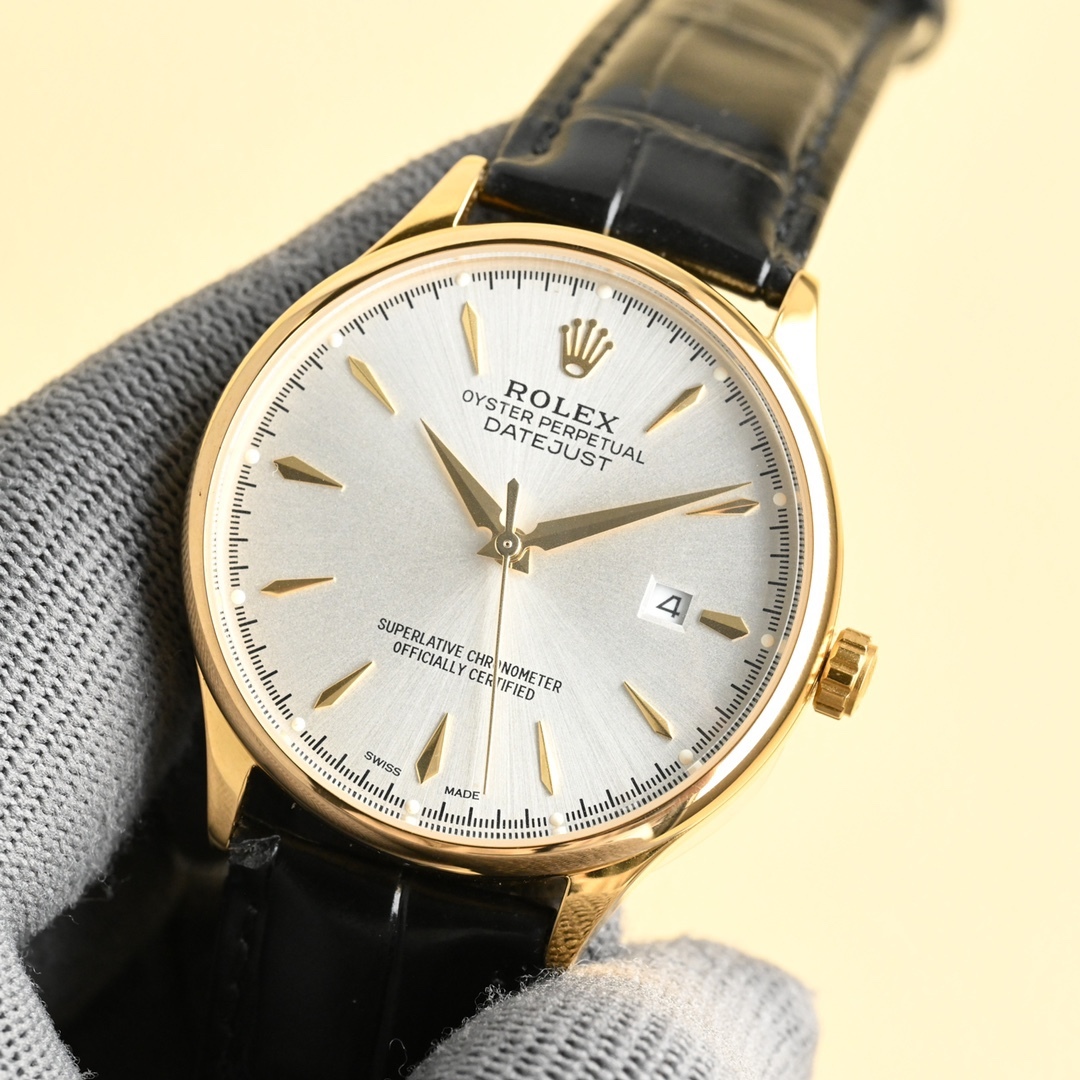 主推勞力士【ROLEX】男士腕表 採用獨特的錶盤設計 搭配而來的是更高檔奢華的勞力士， 初識勞力士必憧憬有朝一日能擁有它，戴上勞力士必順風順水必發達，你值得擁有，歡迎評鑒！！
機芯：搭配全新進口8215西鐵城（零返修） 尺寸：40鏡面：藍寶石玻璃永不刮花 材質：316L精鋼表殼 動力：儲存48小時 防水深度：100米意大利小牛皮帶，原裝針扣！