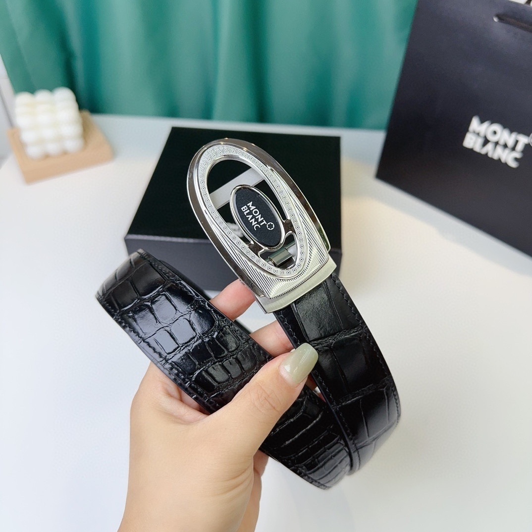 萬寶龍：原單頭層牛皮駝鳥紋面，內襯頭層小牛皮底，搭配原單自動扣，可裁剪的自動帶，此款腰帶面雙採用意大利原定廠制進口牛皮帶身 ，對專版櫃足寬3.5