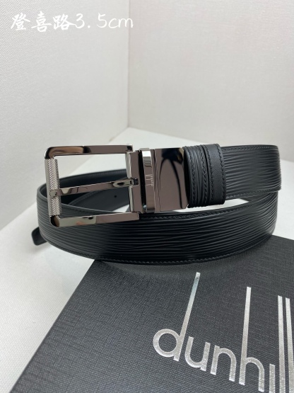 
登喜路是英國歷史悠久的奢侈品牌，其皮帶以精湛工藝、高品質材料和經典設計著稱在男士奢侈品領域享有很高聲譽，適合商務和休閒
