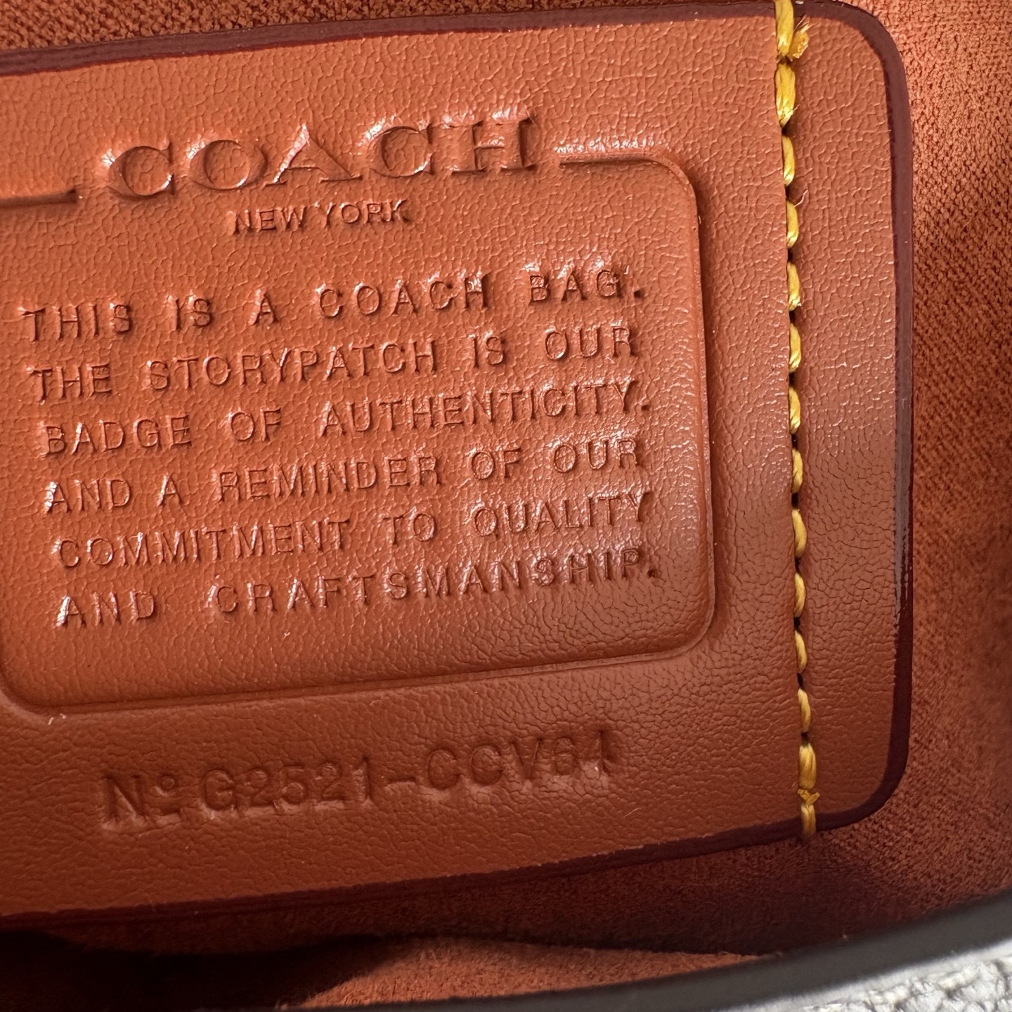 
【新品】COACH/蔻馳奧萊女士ETTA25號翻蓋單肩包腋下包高級通勤 CCV64尺寸25*13.5*6