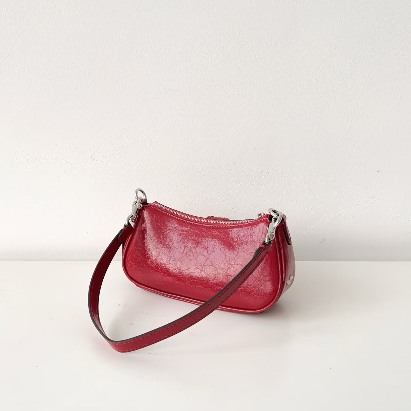 .Coa*h |Ashton Baguette12月新品新款女包 CDB13 CDB18 CDB19 超級棒 側面logo也非常精緻喲	可單肩 斜挎
尺寸19/10/9