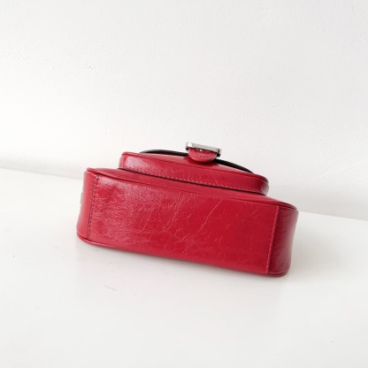 .Coa*h |Ashton Baguette12月新品新款女包 CDB13 CDB18 CDB19 超級棒 側面logo也非常精緻喲	可單肩 斜挎
尺寸19/10/9