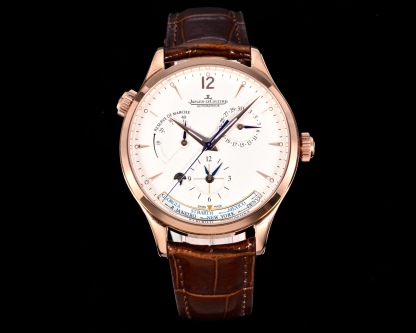 V+ Factory出品
【市場最高版本】JL積家 各路大咖都叫它大醜 其實賦予的是極高贊美 論品味與外觀 在鐘錶界有著舉足輕重的地位 戴出去怎麼都是長臉 各種彰顯品味 Master 地理學家大師系列 Q1428421 復刻版全新升級 多功能腕表 升級Cal.939A機芯 打磨效果更近原裝 升級軸 自動陀為玫金邊 字面紋路清晰 功能：日期顯示 雙時區 動力儲備顯示 316L精鋼  直徑42mm  原裝折疊扣！V+ Factory匠心之作 值得你擁有！