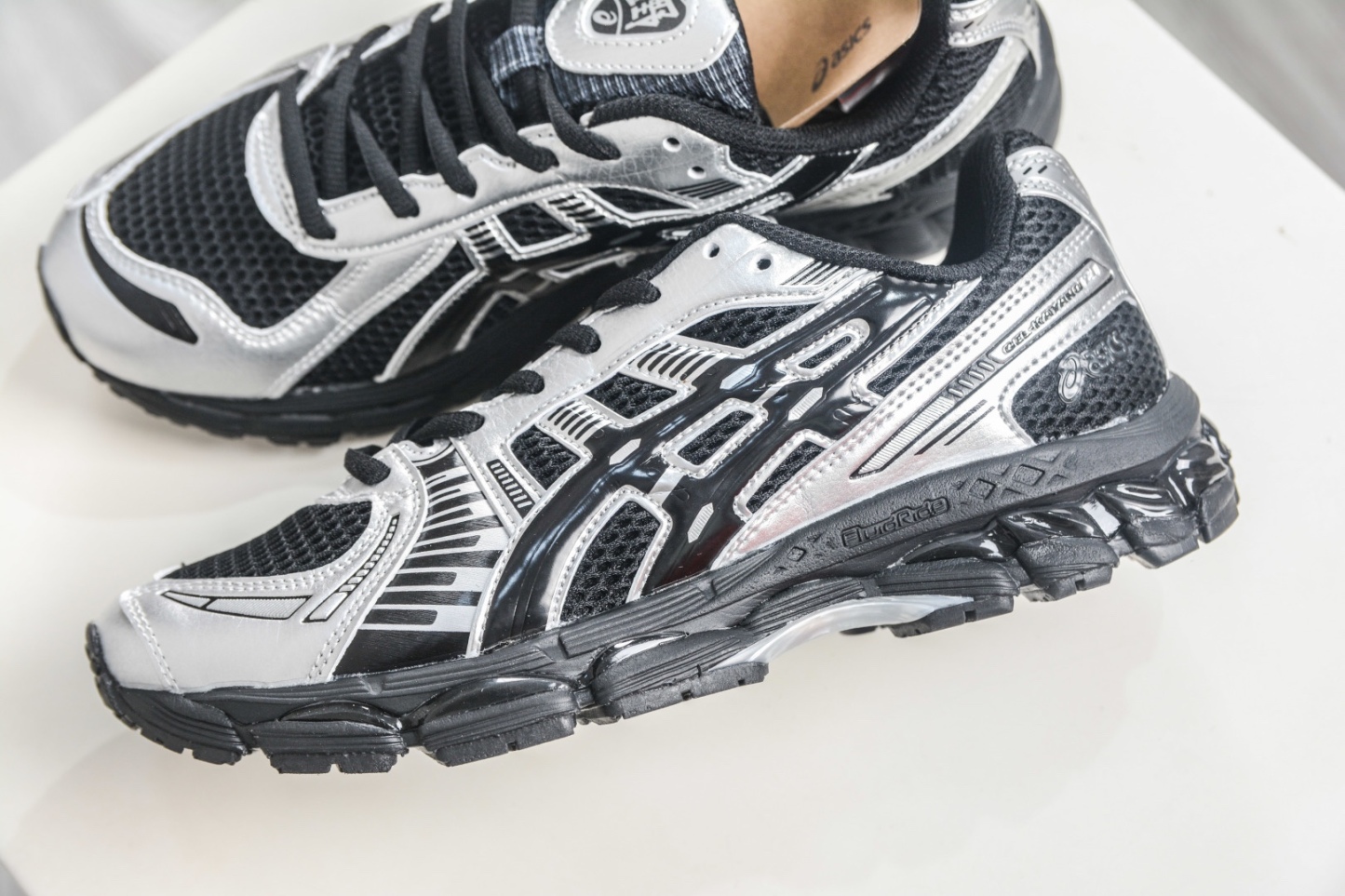 Asics Gel-Kayano 12.1 亞瑟士百搭休閒運動慢跑鞋 
貨號：1203A759 001
Size：36-47