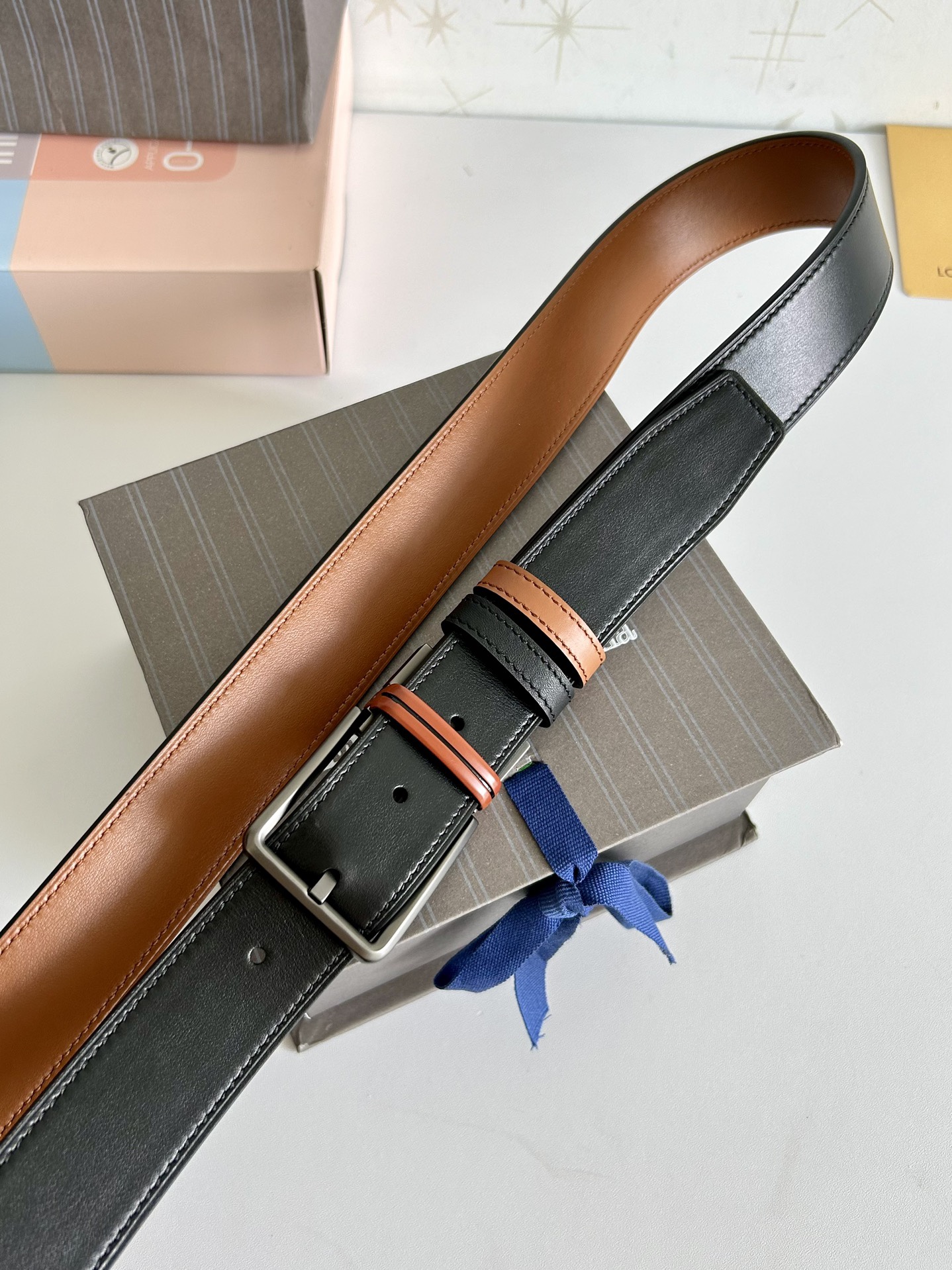 傑尼亞【Zegna】何謂當代男士 活動造型 系列，新款純銅旋轉針扣，雙面可用 隨心搭配，寬3.5cm，男士風尚的全新概念.