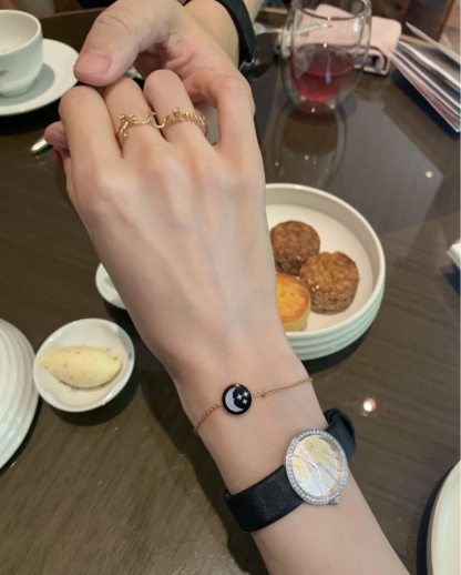 Baby同款，迪奥 简约好搭配