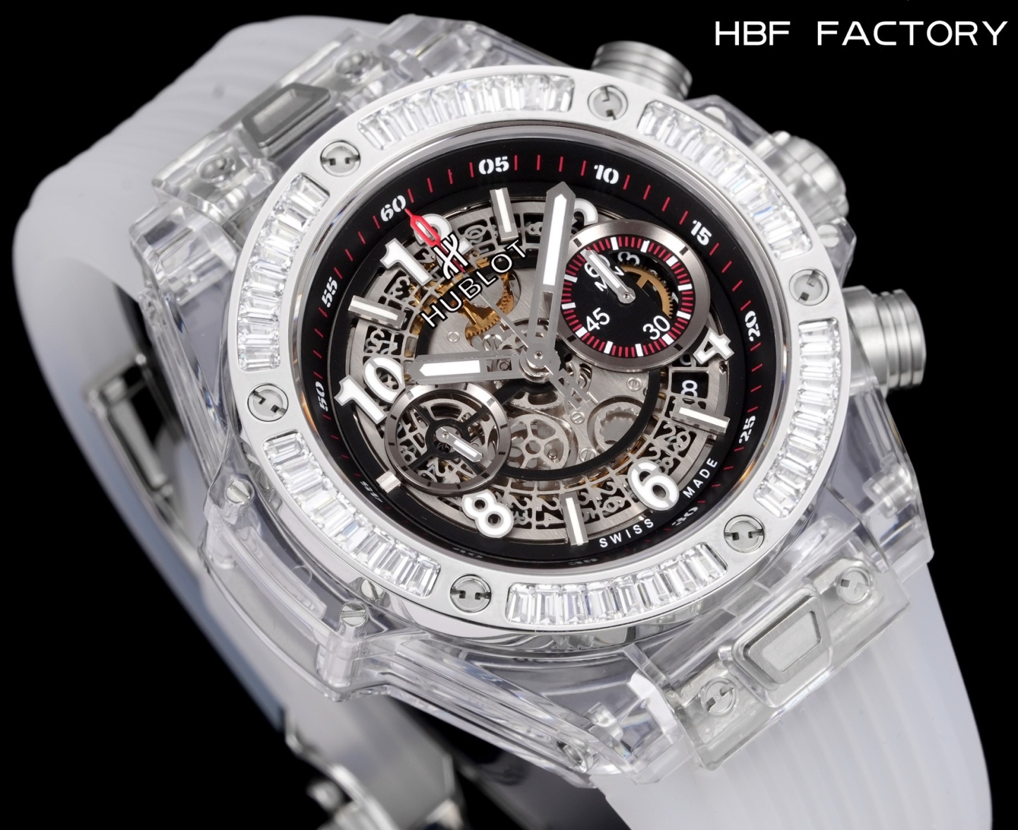 HBF  FACTORY 恆寶HUBLOT 宇舶表年度最佳復刻作品——宇舶BIG BANG系列411.JX.4802.RT“全透明腕表”
【精彩細節】1.還原正品錶盤後龍飛鳳舞的鏤空佈局，2.採用與原裝同樣的丙烯酸有機玻璃極致克隆——完成不可能完成的任務。該材質不僅硬度高，且具有抗鑫腐蝕，耐磨損等卓越物理特性。
【機芯功能】腕表直徑45mm。採用增強版計時7750機芯改原裝HUB.1242型芯，實現所有功能吻合正裝。
【精益求精】全力以赴，層層把關，在保證完美“透視感官”的同時，竭心盡力還原正品