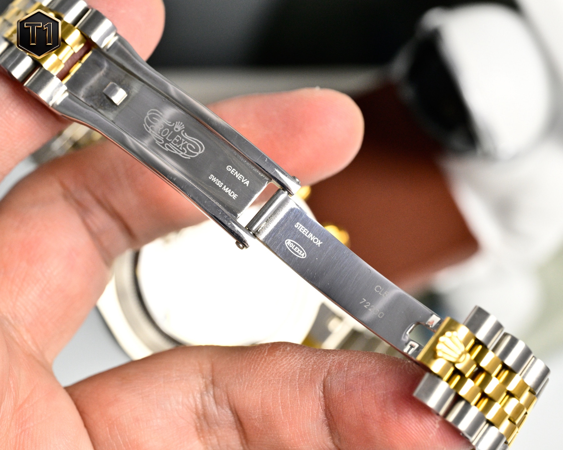 年度新款強力推薦
🔥經典日誌系列-多功能腕表🔥
防表屆最高版本⌚️勞力士⌚️ 複雜系列六針男表[愛心]爆款[愛心] 多功能腕表。
1⃣️搭載原裝進口9100星期月份月相動能功能機芯機械表！
2⃣️錶盤上採用經典獨家高級奢華稜紋 突顯出這款腕表的華貴氣質[呲牙]
3⃣️錶帶採用進口316鋼帶腕表！
4⃣️表鏡採用雙卜藍寶石鏡面！
5⃣️透視底蓋！
6⃣️直徑41毫米，厚度10毫米！
腕表功能匯集星期/月份/日期/月亮/太陽等功能於一身，最佳男士商務腕表真正的標配！為高端腕表的代表之作！
榮譽出品