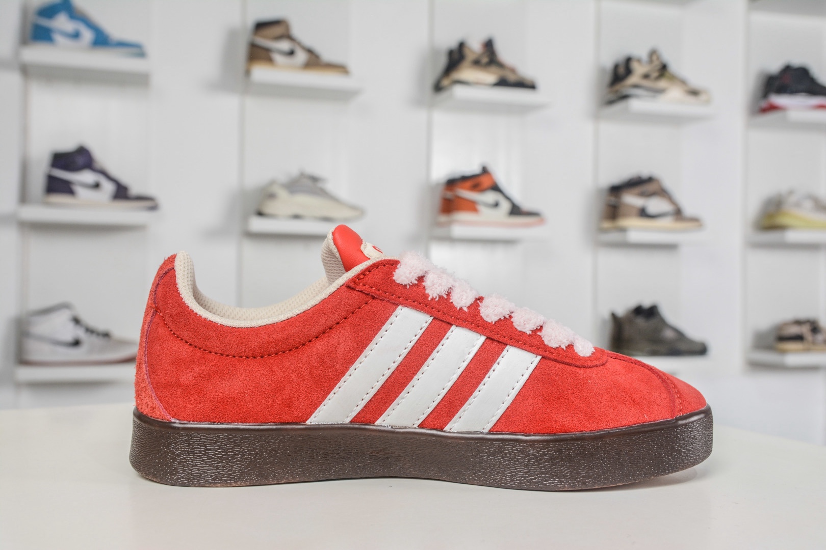 adidas VI Court CLASSIC DIY手繪塗鴉 三葉草休閒復古運動板鞋 
貨號: HQ1802
尺碼:35 36 36.5 37 38 38.5 39 40 40.5 41 42 42.5 43 44 45
