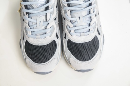 Asics Gel-NYC 亞瑟士運動休閒透氣專業跑鞋 
貨號: 1203A383 004
尺碼：36 37 37.5 38 39.5 40 40.5 41.5 42 42.5 43.5 44 45