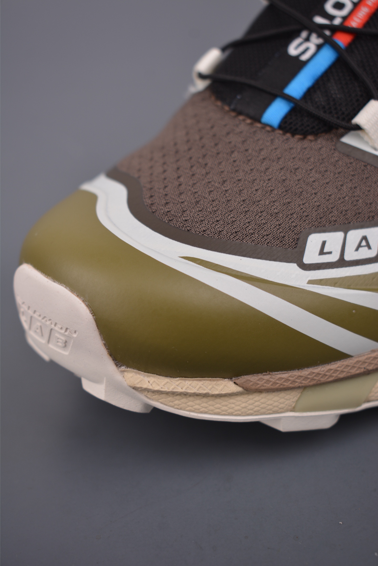 薩洛蒙 Salomon XT-6 
薩洛蒙復古潮流戶外機能登山跑鞋
官方貨號: 473058 
尺碼：37.5 38 38.5 39 40 40.5 41 42 42.5 43 44 44.5 45
