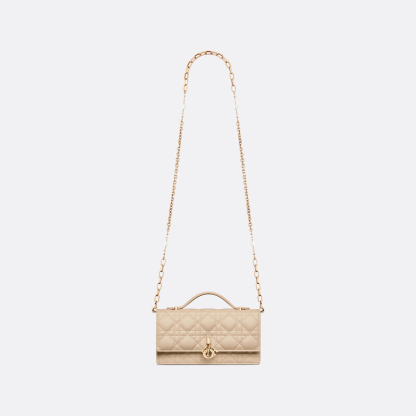 【DIOR】Oggi雑誌掲載！泉里香さん愛用の新作バッグが登場！My Dior ショルダーバッグ