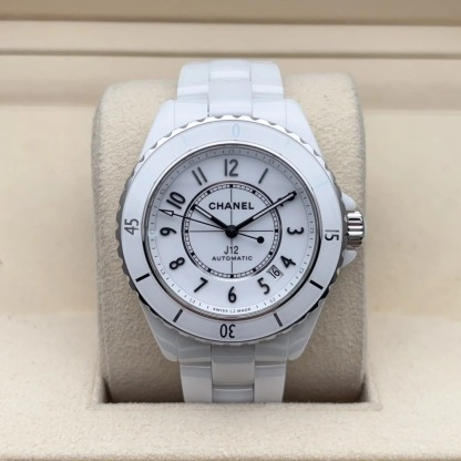 【CHANEL】人気モデル✨J12 キャリバー 12.1 38mm｜セラミック×ステンレス 上品で洗練された印象